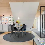 Holiday home Edel - 250m From The Sea By Interhome *
