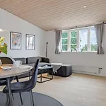 Edel - 250m From The Sea By Interhome *