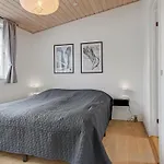 Edel - 250m From The Sea By Interhome *
