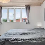 Edel - 250m From The Sea By Interhome