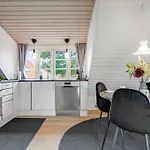 Edel - 250m From The Sea By Interhome *