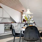 Edel - 250m From The Sea By Interhome *